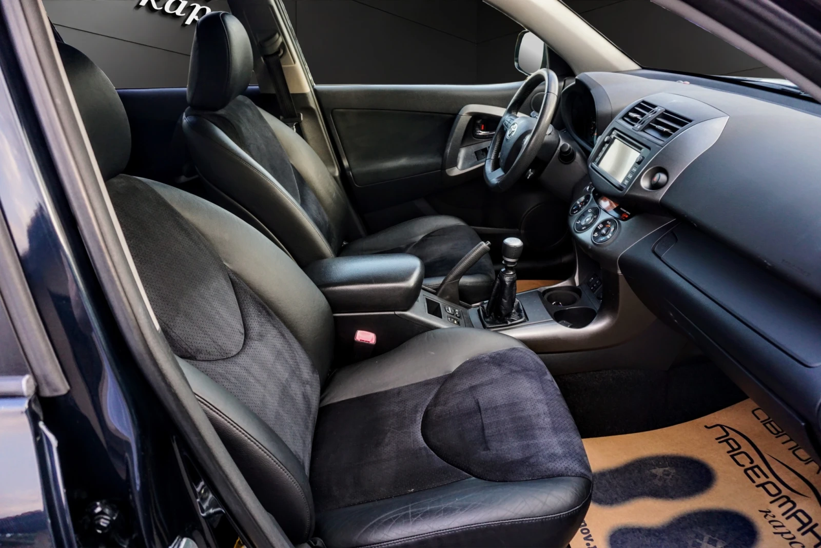 Toyota Rav4 2.2 D-4D LOUNGE, снимка 13 - Автомобили и джипове - 56072128