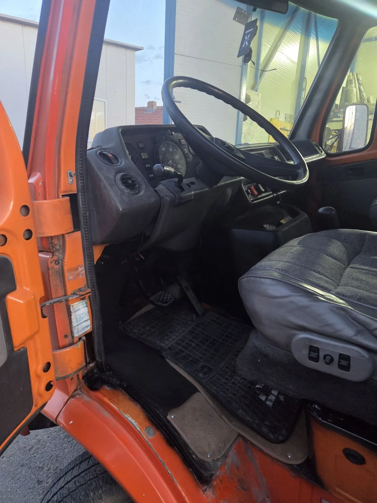 Mercedes-Benz 410 3.0TD 150кс Б категория Товарен, снимка 5 - Бусове и автобуси - 54825226