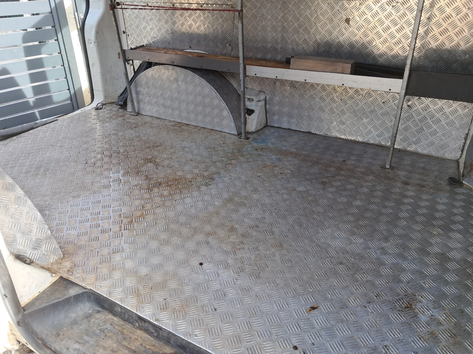VW Transporter T5-1.9 TDI-216000 км., снимка 10 - Бусове и автобуси - 56198337