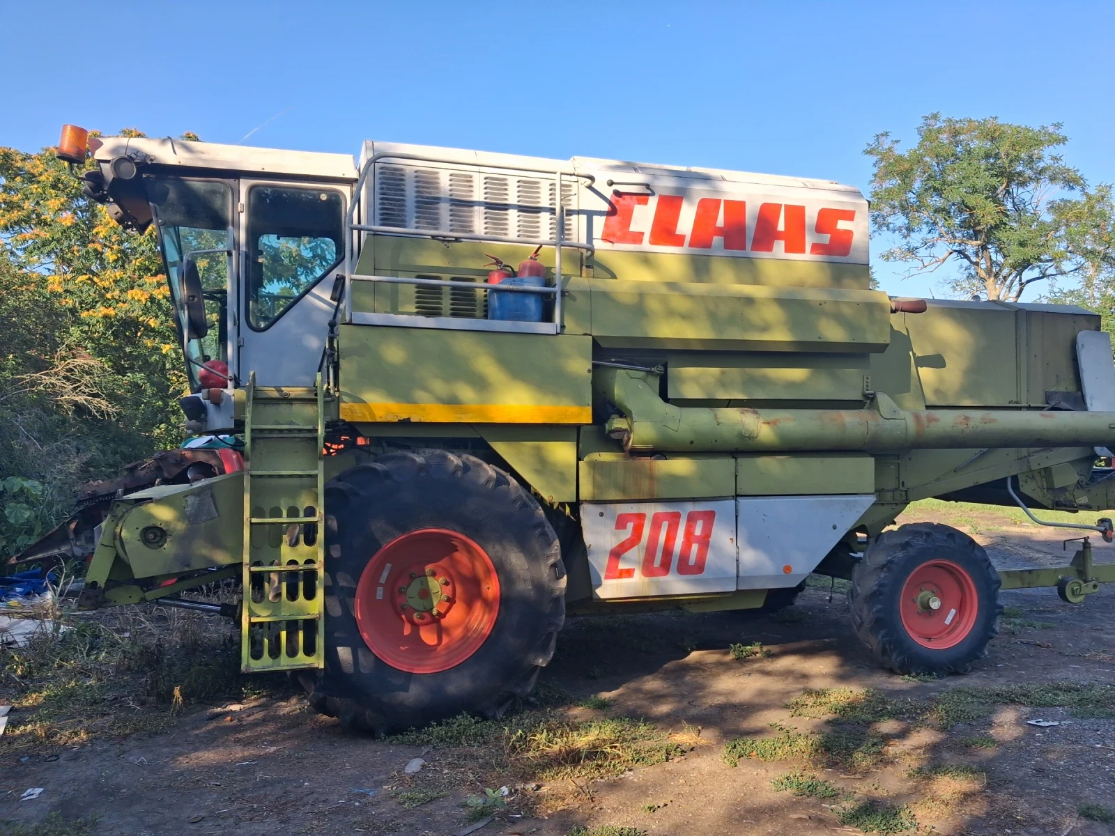 Комбайн Claas CLAAS MEGA 208, снимка 4 - Селскостопанска техника - 55482123