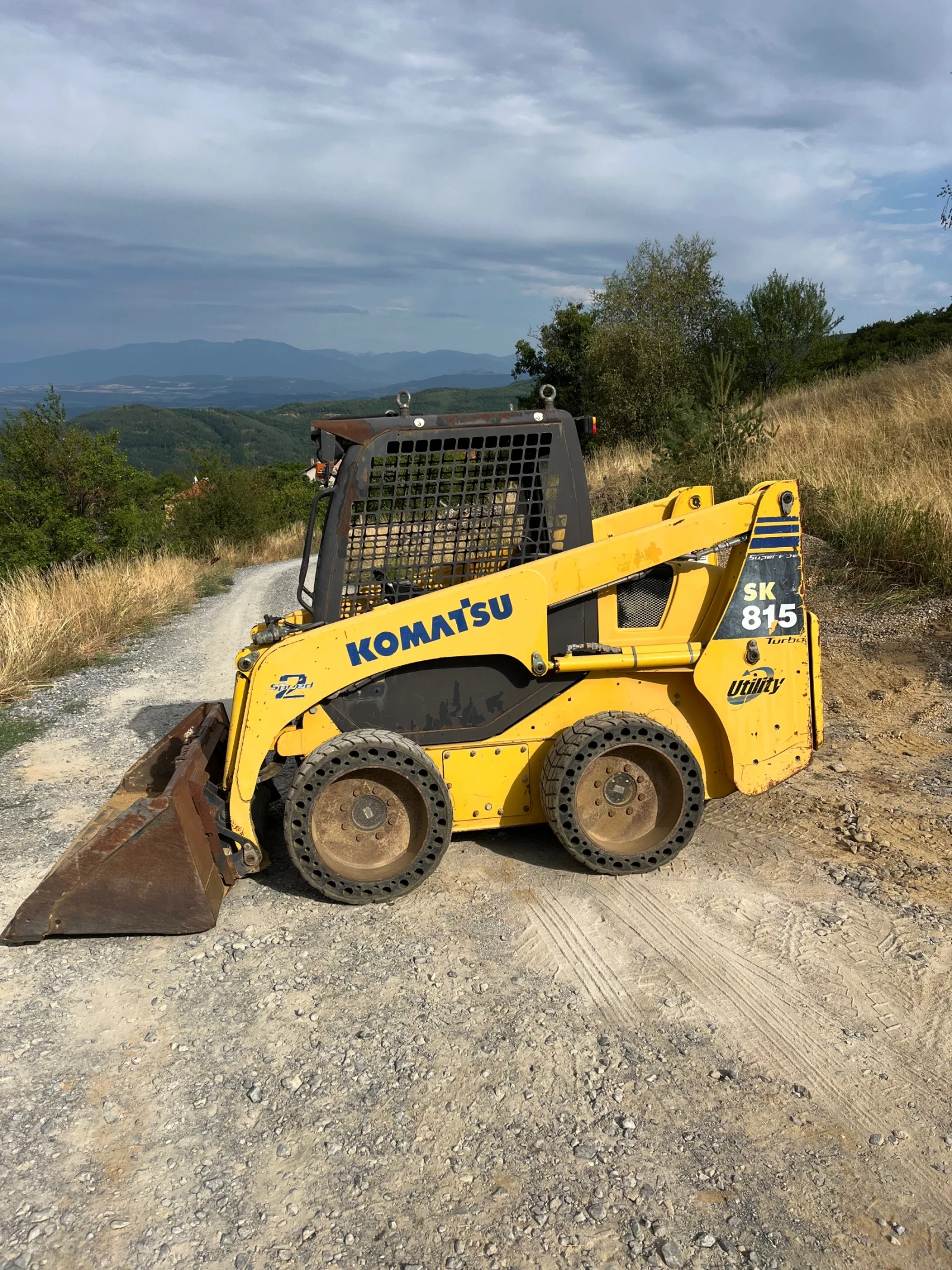 Мини челни товарачи Komatsu Sk815 turbo 2 speed - изображение 2