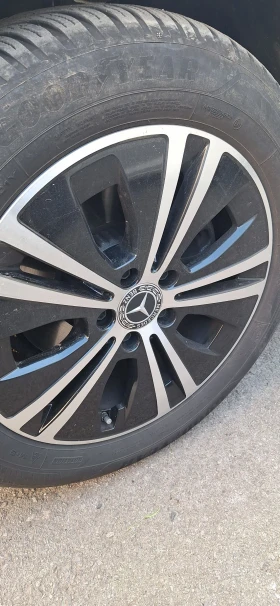 Mercedes-Benz E 220, снимка 7