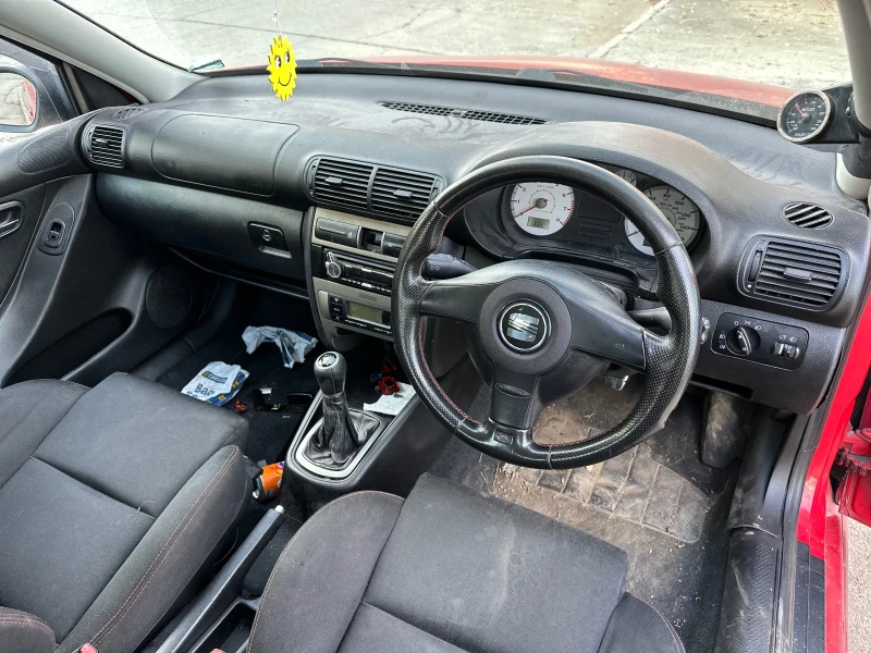 Seat Leon 1.8T, снимка 8 - Автомобили и джипове - 48041644