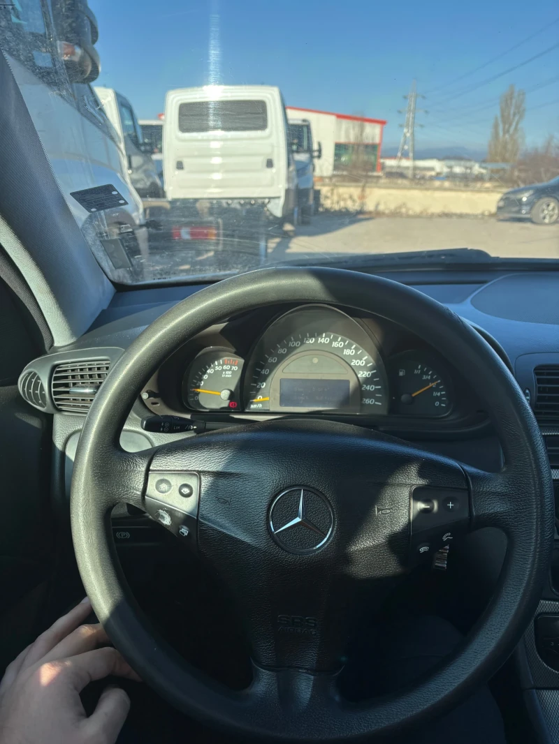 Mercedes-Benz C 180, снимка 7 - Автомобили и джипове - 49088108