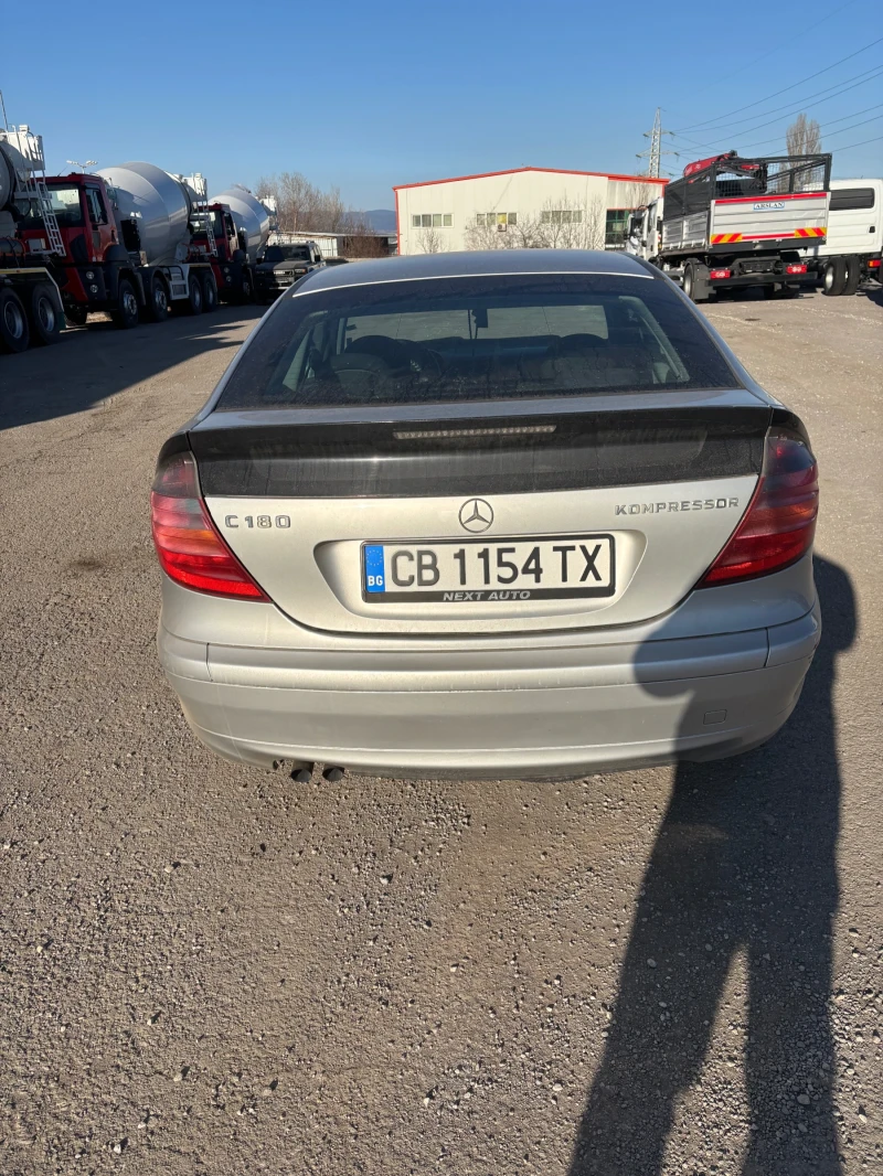 Mercedes-Benz C 180, снимка 4 - Автомобили и джипове - 49088108