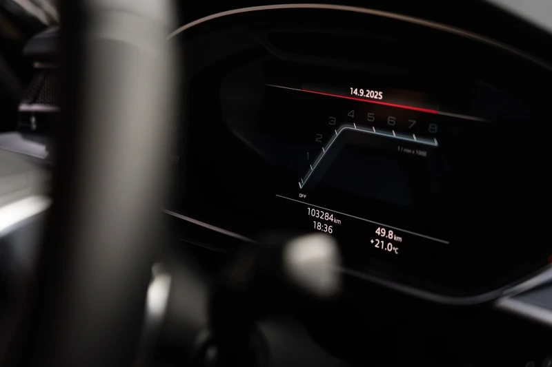 Audi S8, снимка 13 - Автомобили и джипове - 52093512