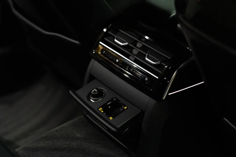 Audi S8, снимка 16 - Автомобили и джипове - 52093512