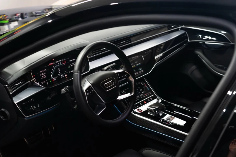 Audi S8, снимка 8 - Автомобили и джипове - 52093512