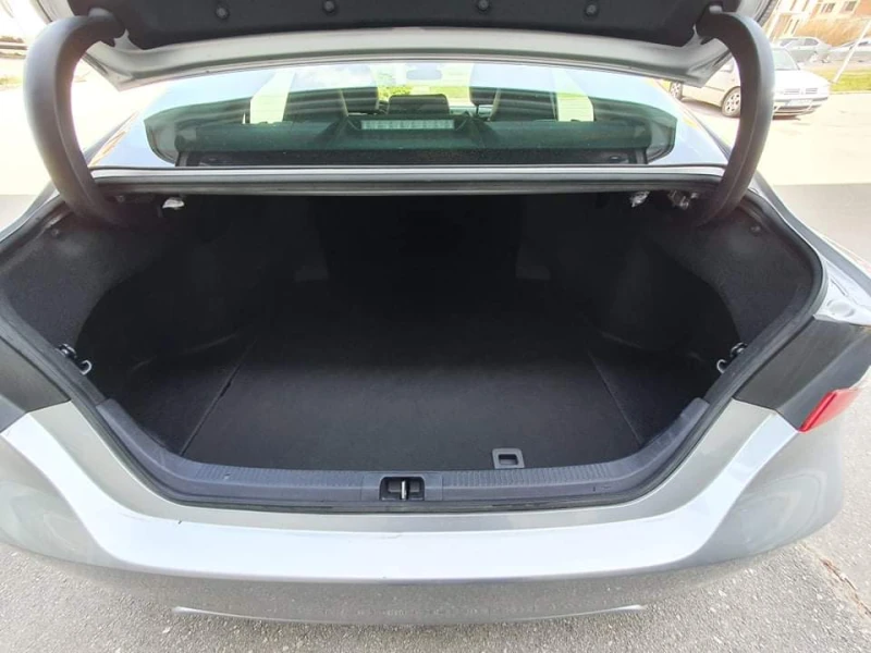 Toyota Camry, снимка 8 - Автомобили и джипове - 52111655