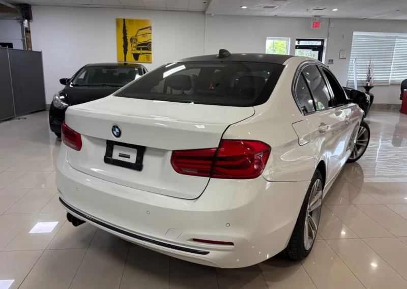 BMW 330 ЧЕРНА КОЖА * * ПОДГРЕВИ * * CARFAX * * АВТО КРЕДИТ, снимка 4 - Автомобили и джипове - 52787236