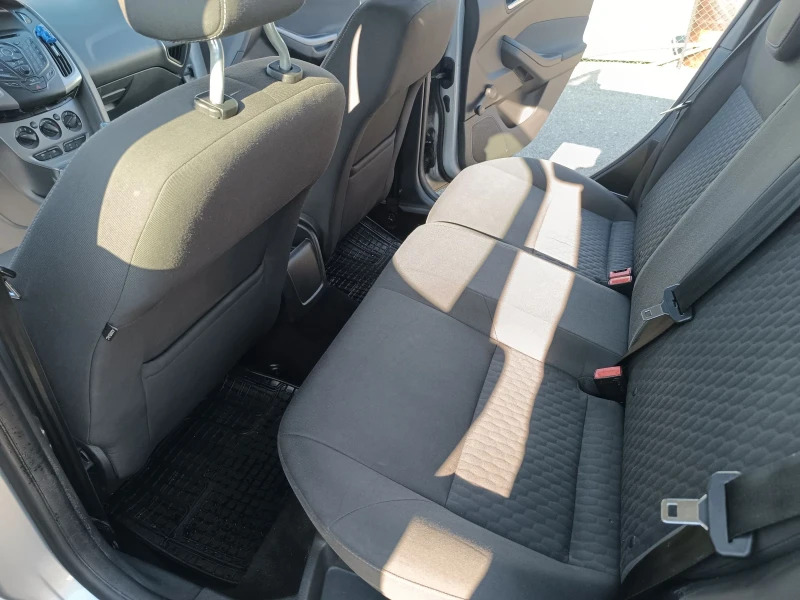 Ford Focus 1.6 TDCI 95кс. НАПЪЛНО ОБСЛУЖЕН!! FULL SERVICE!!, снимка 10 - Автомобили и джипове - 52812137