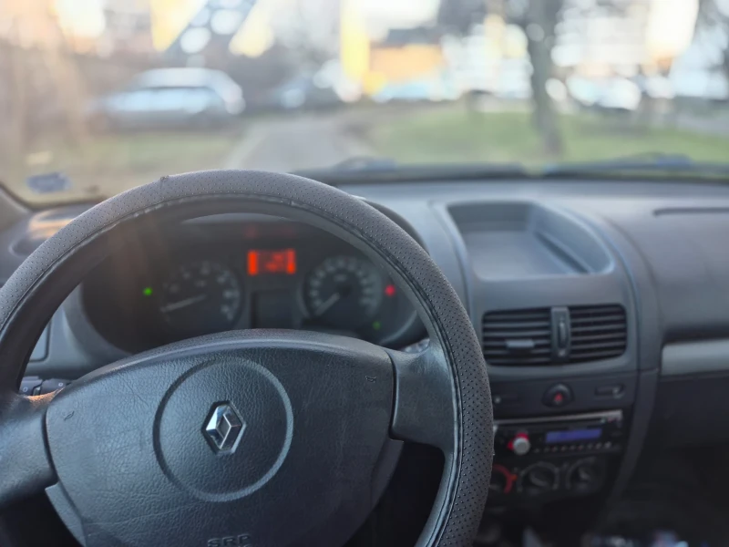 Renault Clio 1.2 GAS-BENZIN, снимка 4 - Автомобили и джипове - 53169070