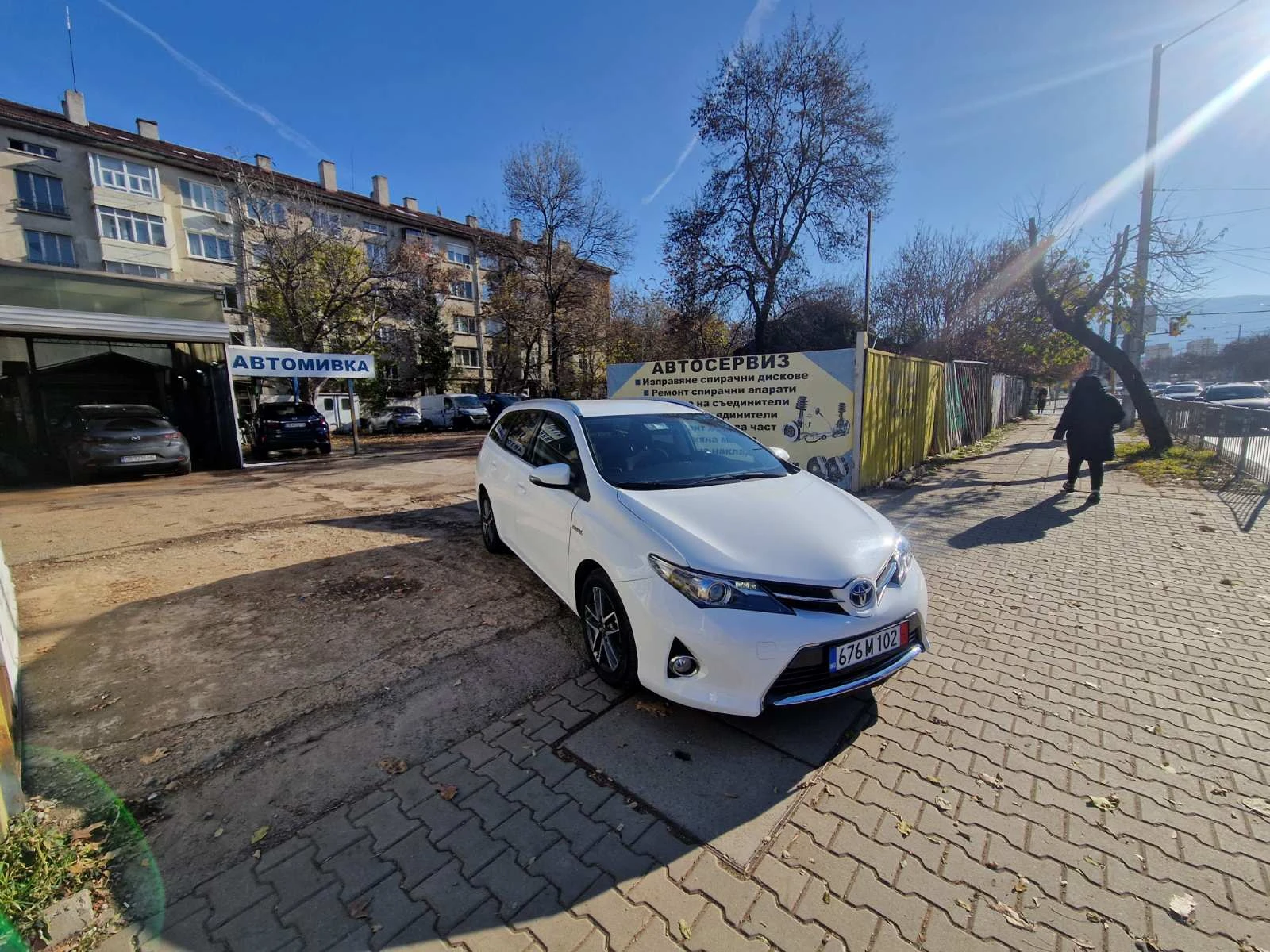 Toyota Auris 1.8 Hybrid - изображение 9