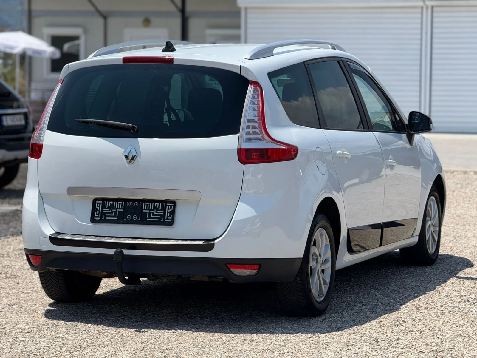Renault Scenic 1.5d/90hp/NAVI/AUTOMATIC/7SETS/EVRO6/ - изображение 6