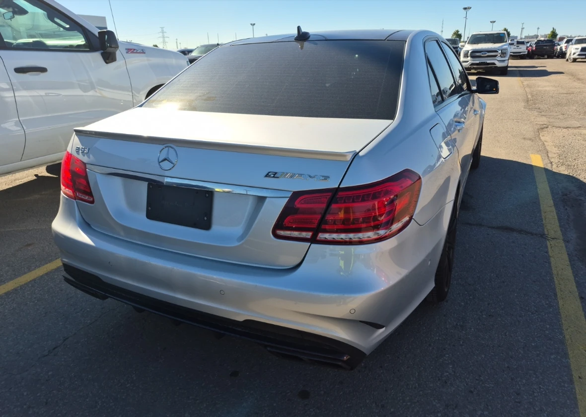 Mercedes-Benz E 63 AMG S-MODEL* ПОДГРЕВИ* ОБДУХВАНЕ* ШИБИДАХ - изображение 3