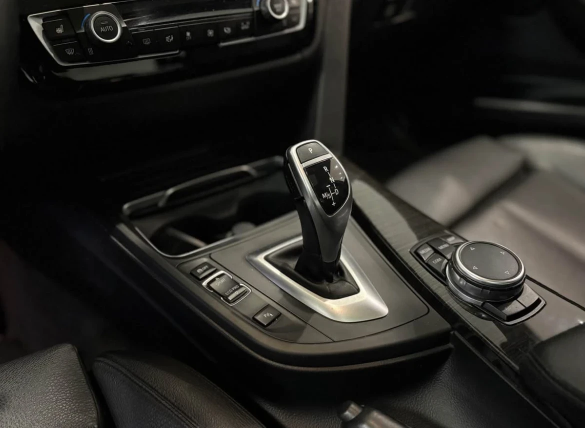 BMW 330 ����� ���� * * �������� * * CARFAX * * ���� ������ | Mobile.bg � ����������� 11