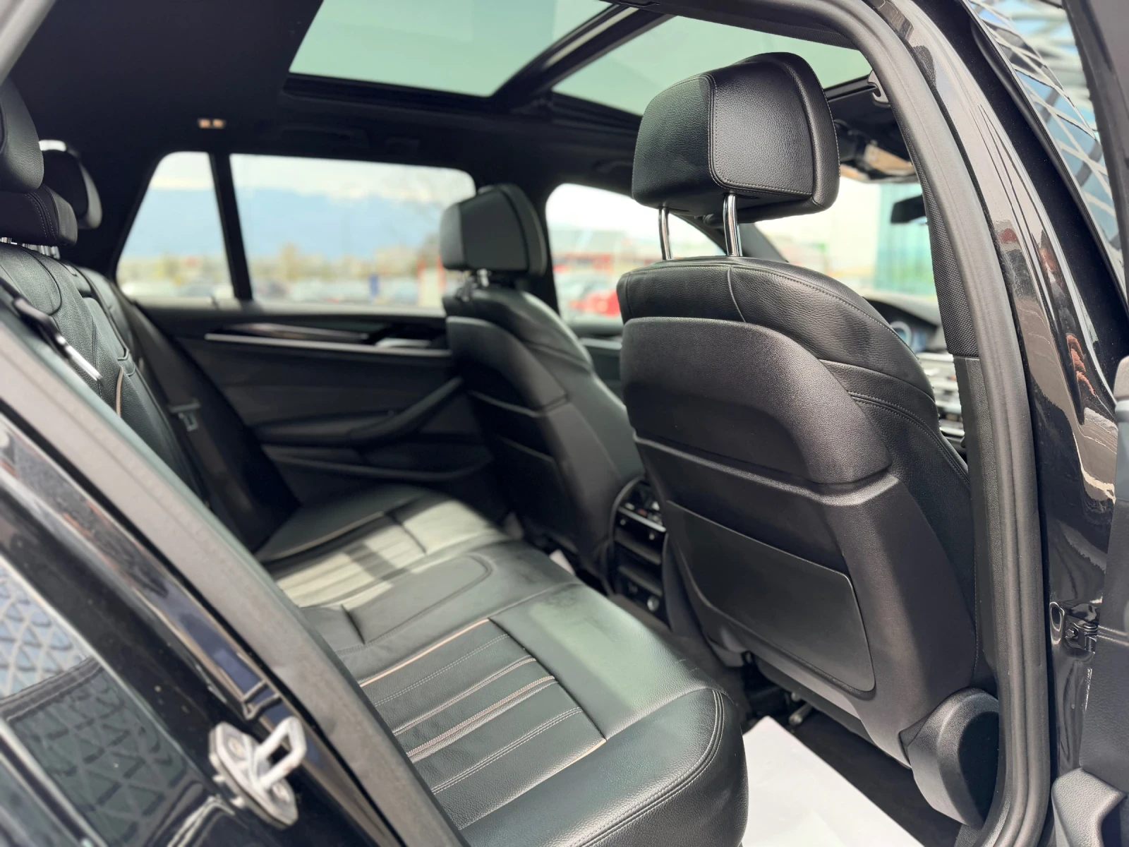 BMW 540 540i Xdrive-Лизинг през Уникредит , снимка 13 - Автомобили и джипове - 53814534