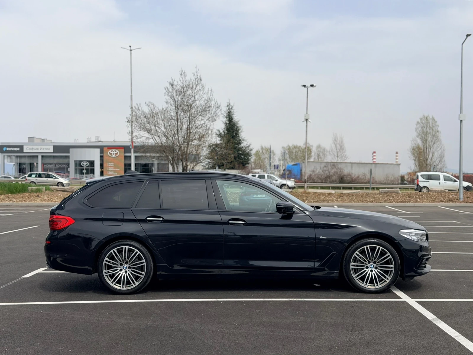 BMW 540 540i Xdrive-Лизинг през Уникредит , снимка 5 - Автомобили и джипове - 53814534