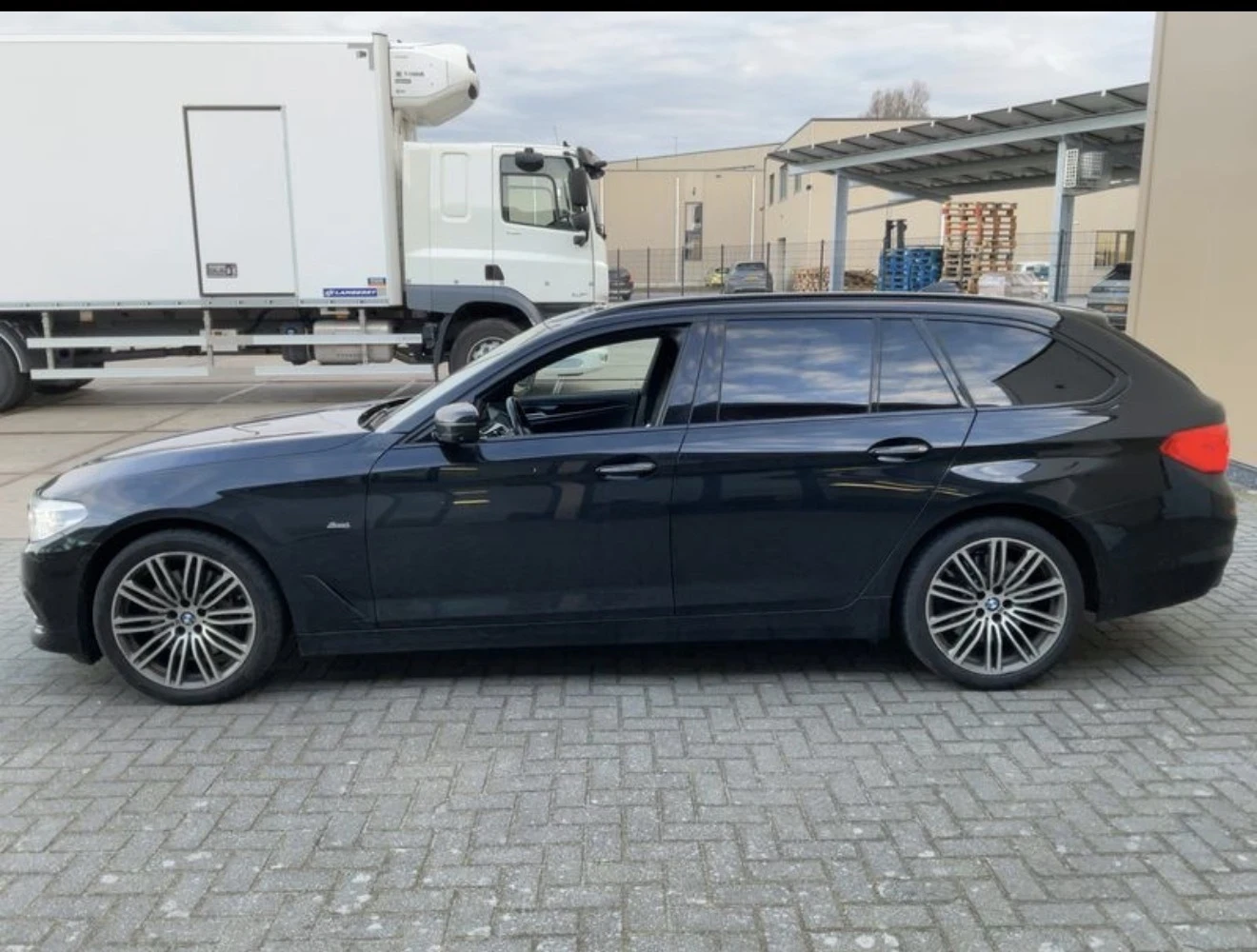 BMW 540 Xdrive-Лизинг през Уникредит , снимка 4 - Автомобили и джипове - 53814534