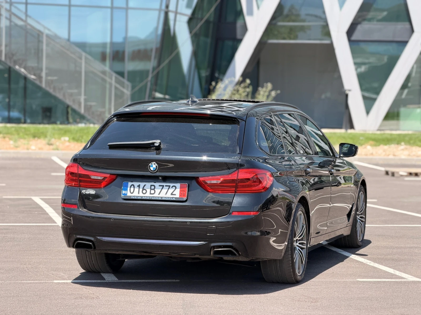 BMW 540 540i Xdrive-Лизинг през Уникредит , снимка 6 - Автомобили и джипове - 53814534