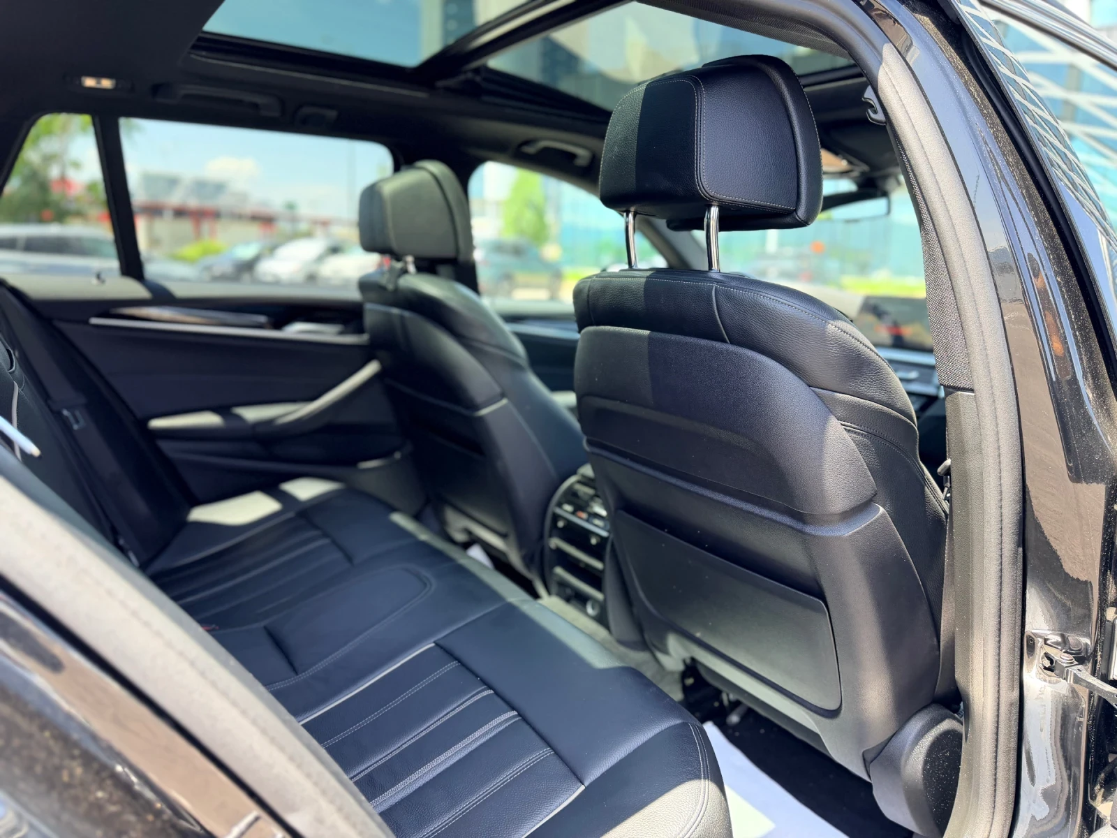 BMW 540 540i Xdrive-Лизинг през Уникредит , снимка 15 - Автомобили и джипове - 53814534