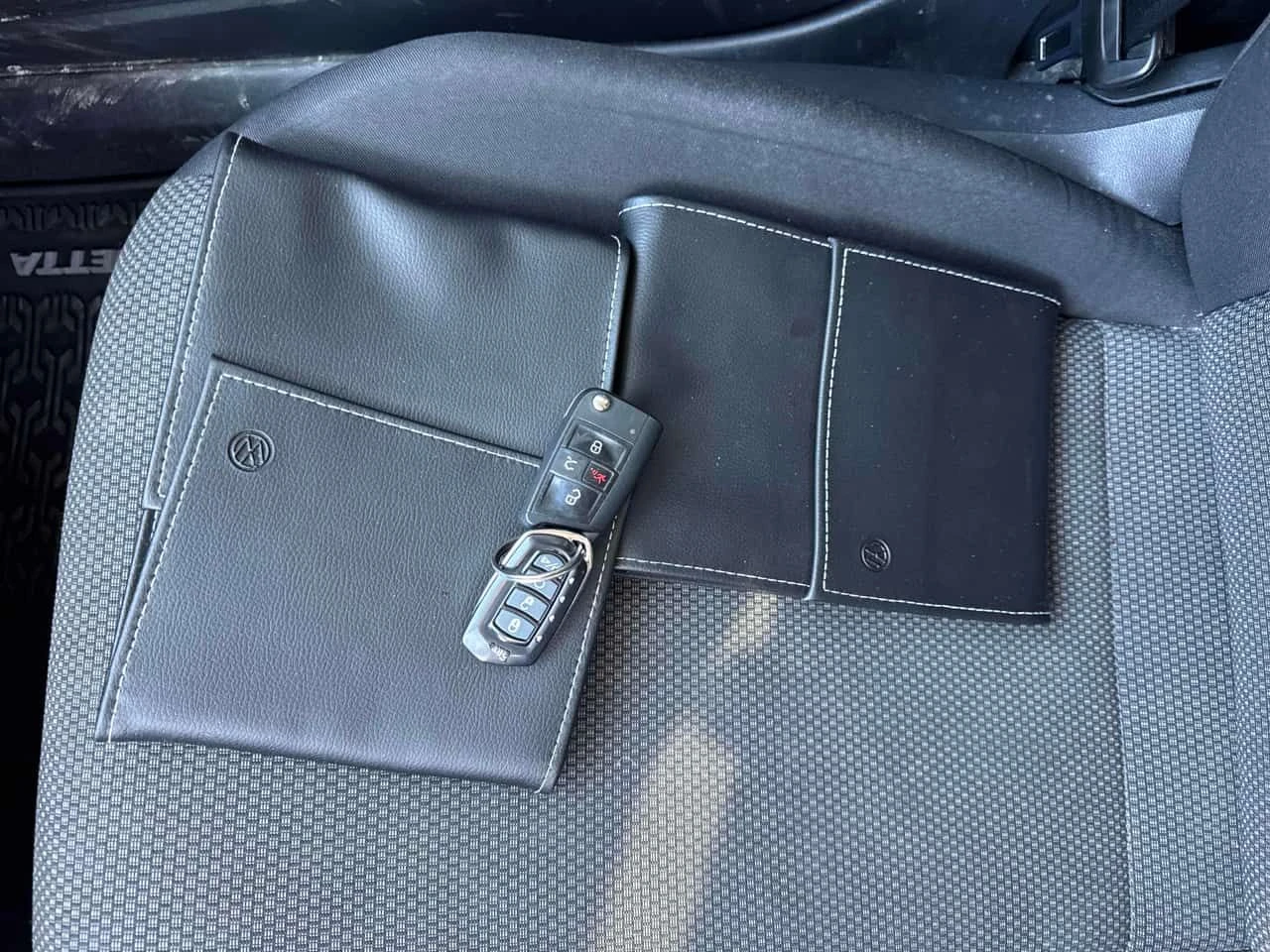 VW Jetta * Comfortline * CARFAX * 2 КЛЮЧА * KEYLESS * , снимка 11 - Автомобили и джипове - 54190586