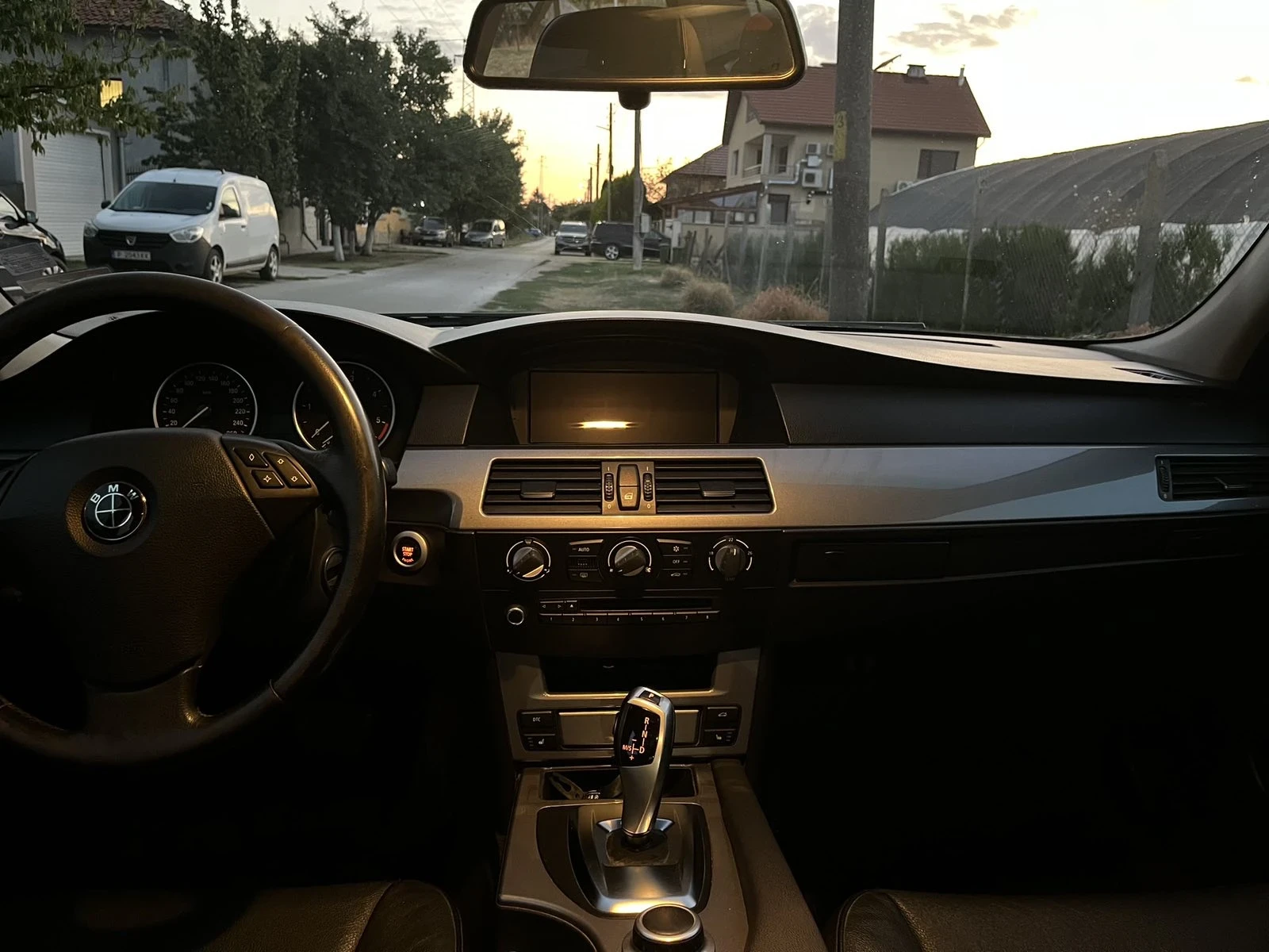 BMW 525 Facelift, снимка 4 - Автомобили и джипове - 54773712