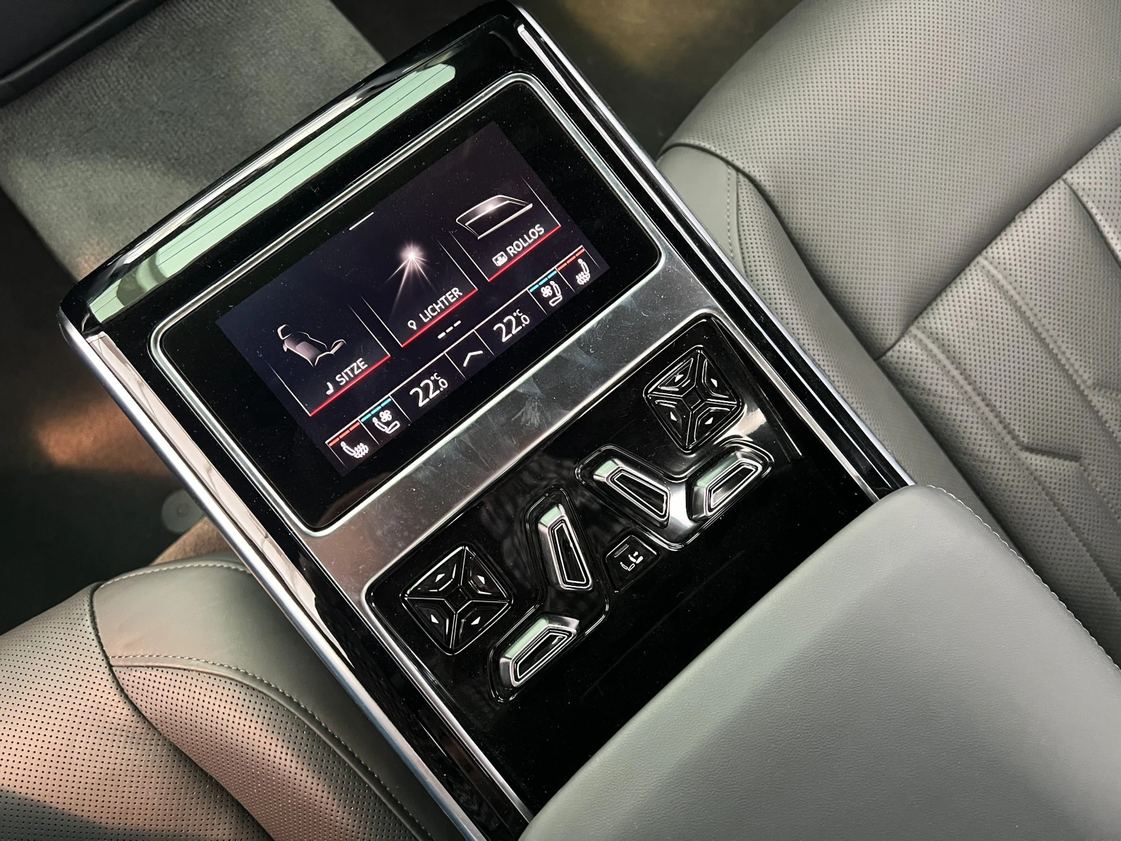 Audi A8 60 L TFSIe / QUATTRO / AIR / MATRIX / B&O / PANO /, снимка 16 - Автомобили и джипове - 54411726