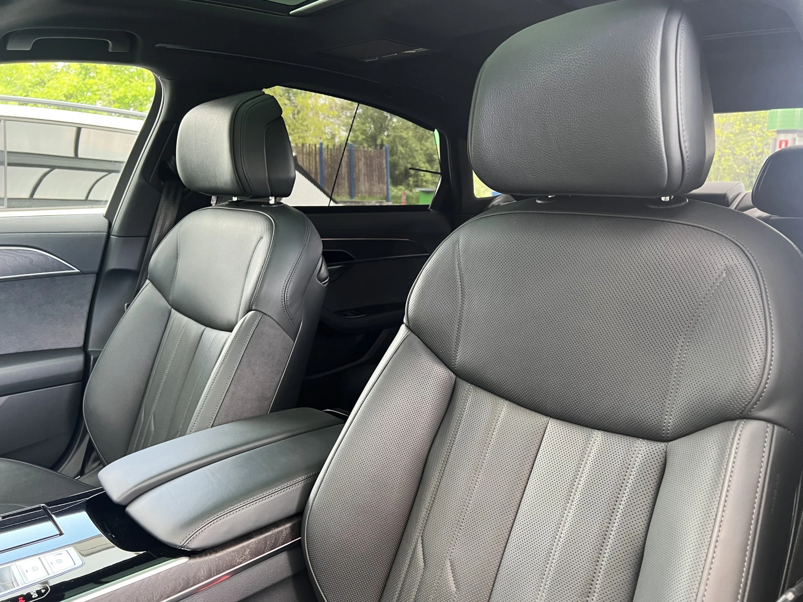 Audi A8 60 L TFSIe / QUATTRO / AIR / MATRIX / B&O / PANO /, снимка 9 - Автомобили и джипове - 54411726