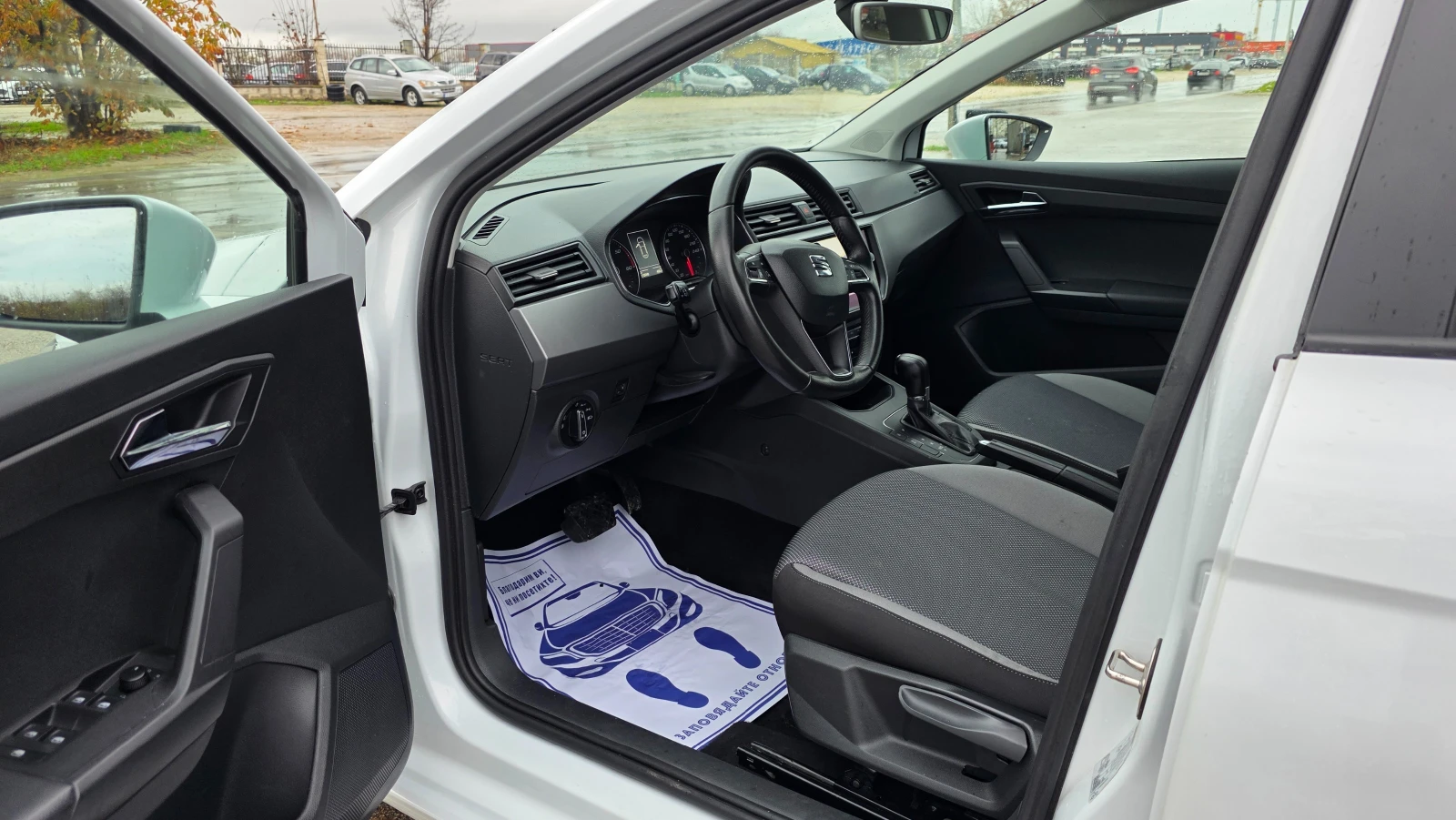 Seat Ibiza ЧИСТО НОВА, снимка 8 - Автомобили и джипове - 54416985