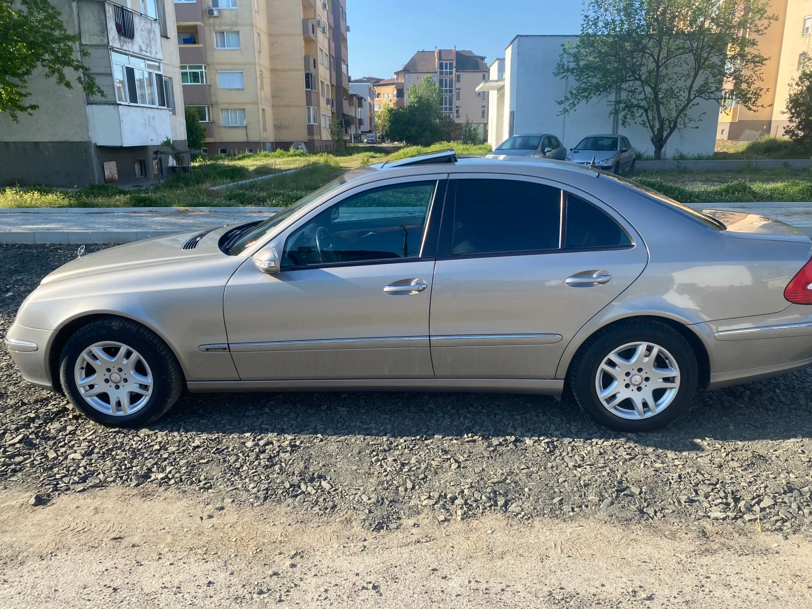 Mercedes-Benz E 280, снимка 2 - Автомобили и джипове - 54437041