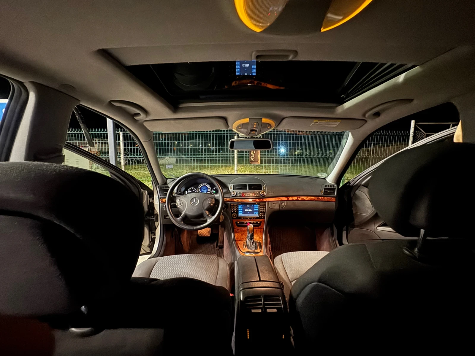 Mercedes-Benz E 280, снимка 15 - Автомобили и джипове - 54437041