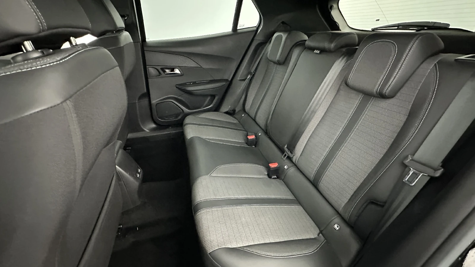 Peugeot 2008 1.2i Allure | Mobile.bg � ����������� 12