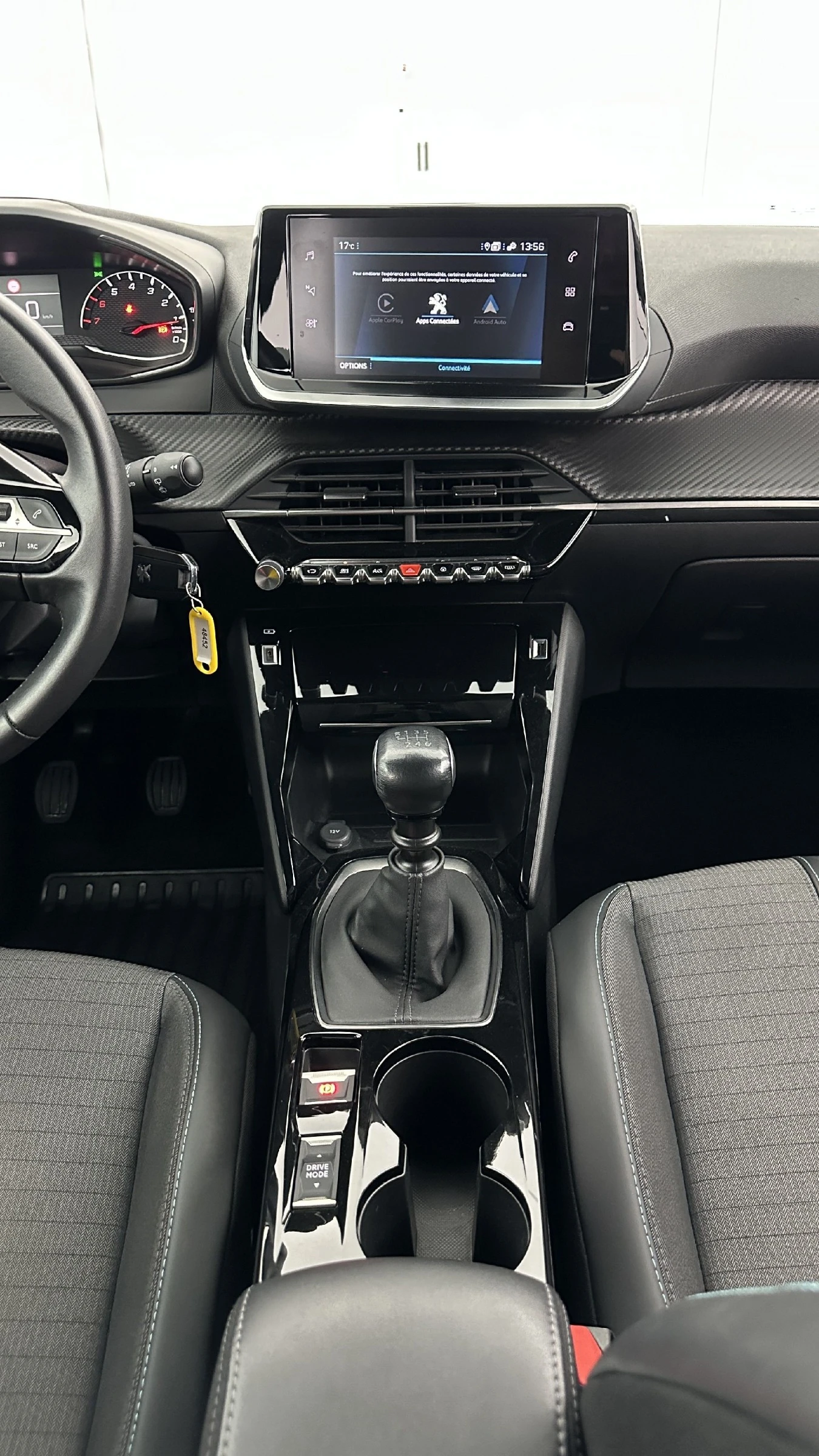 Peugeot 2008 1.2i Allure | Mobile.bg � ����������� 17