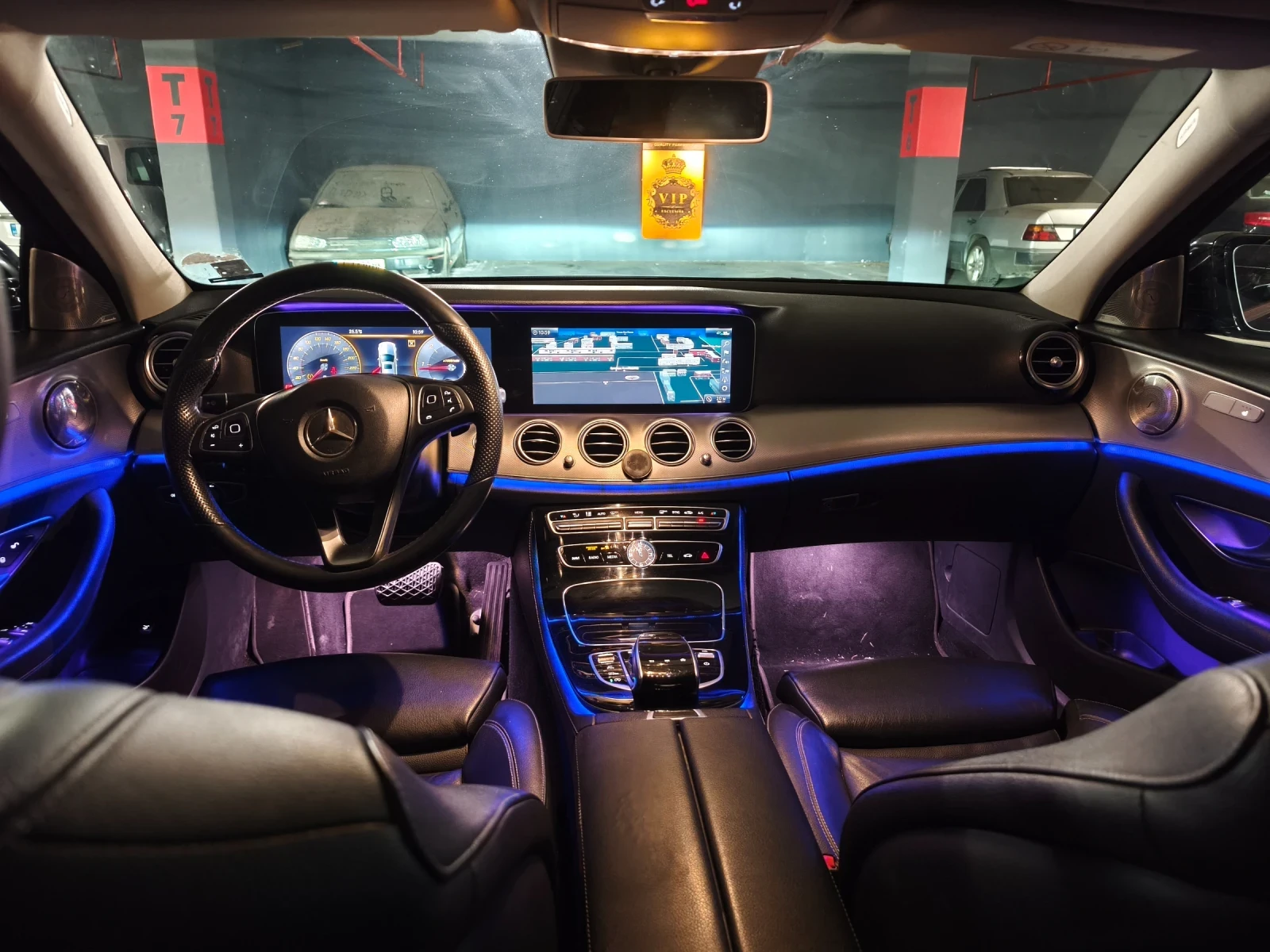Mercedes-Benz E 220 d  * Мултибийм * 360  панорамна* дигитал, снимка 12 - Автомобили и джипове - 55248300