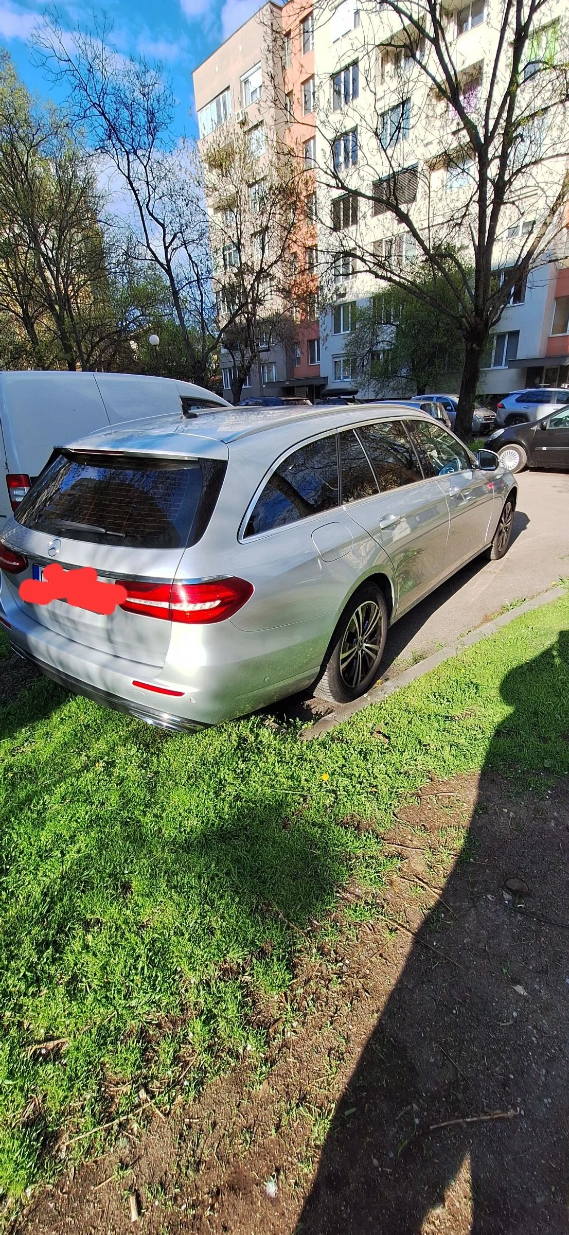 Mercedes-Benz E 220, снимка 5 - Автомобили и джипове - 55334719