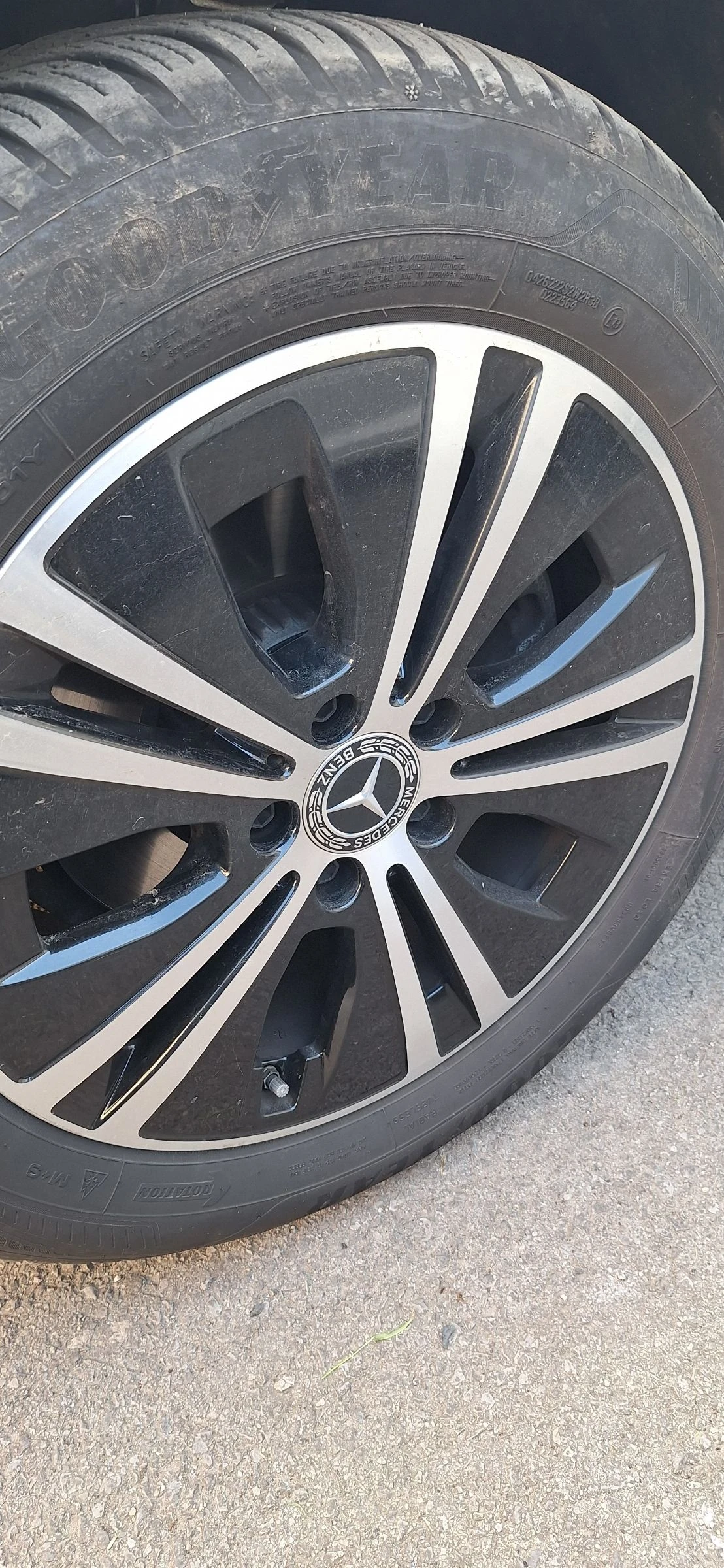 Mercedes-Benz E 220, снимка 7 - Автомобили и джипове - 55334719
