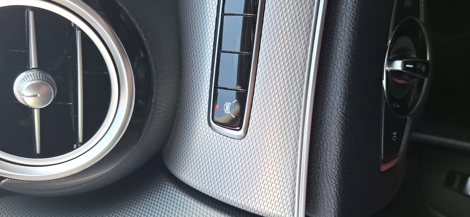 Mercedes-Benz E 220, снимка 11 - Автомобили и джипове - 55334719