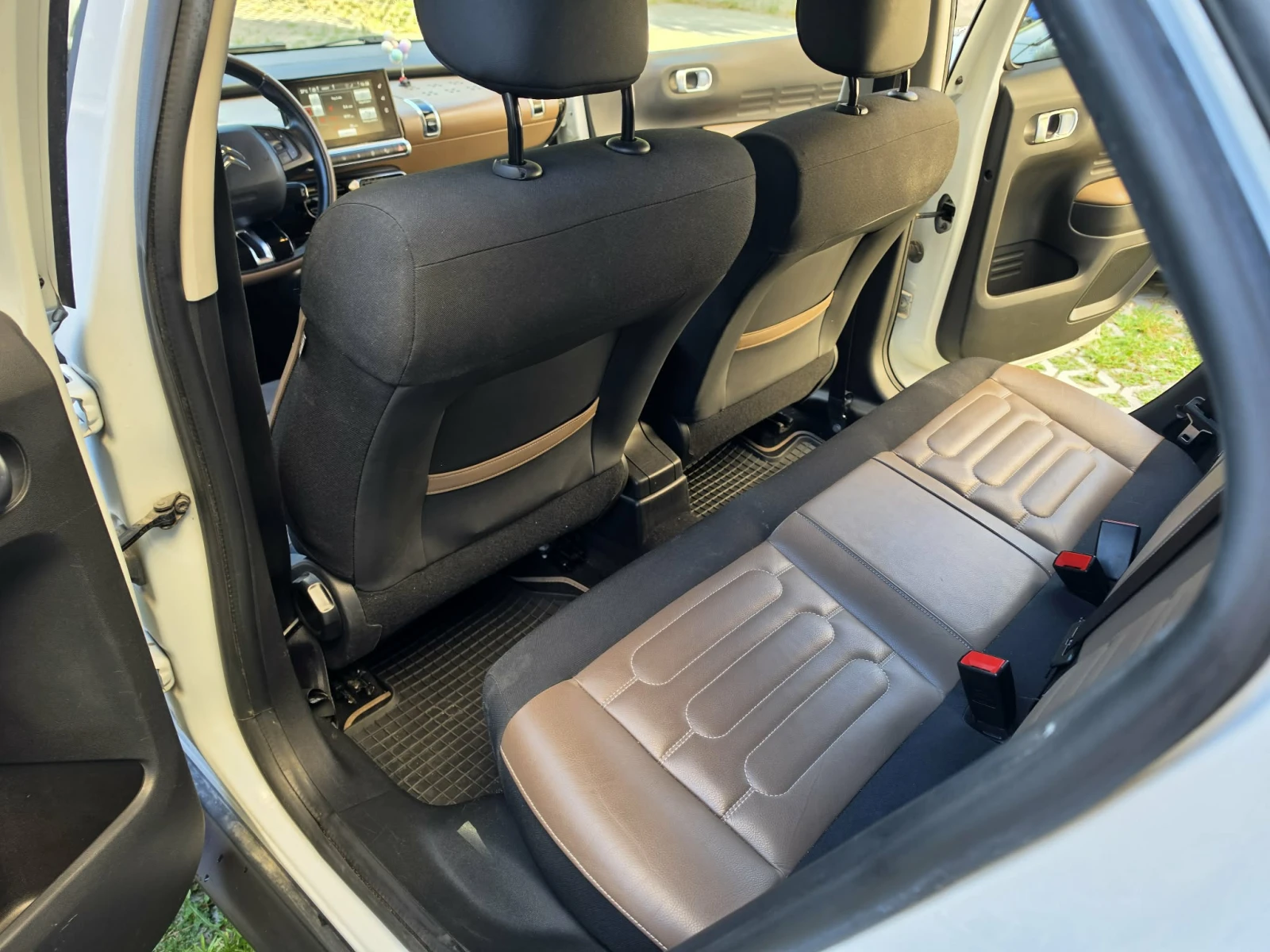 Citroen C4 Cactus, снимка 13 - Автомобили и джипове - 55479310
