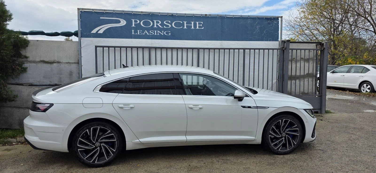 VW Arteon  R 2.0 TSI OPF 4MOTION, снимка 8 - Автомобили и джипове - 55581830