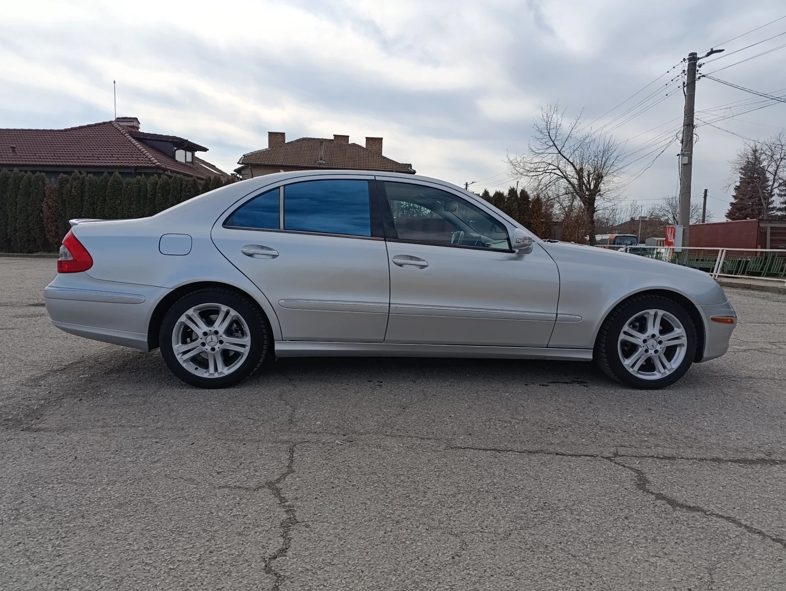 Mercedes-Benz E 350, снимка 3 - Автомобили и джипове - 56184863