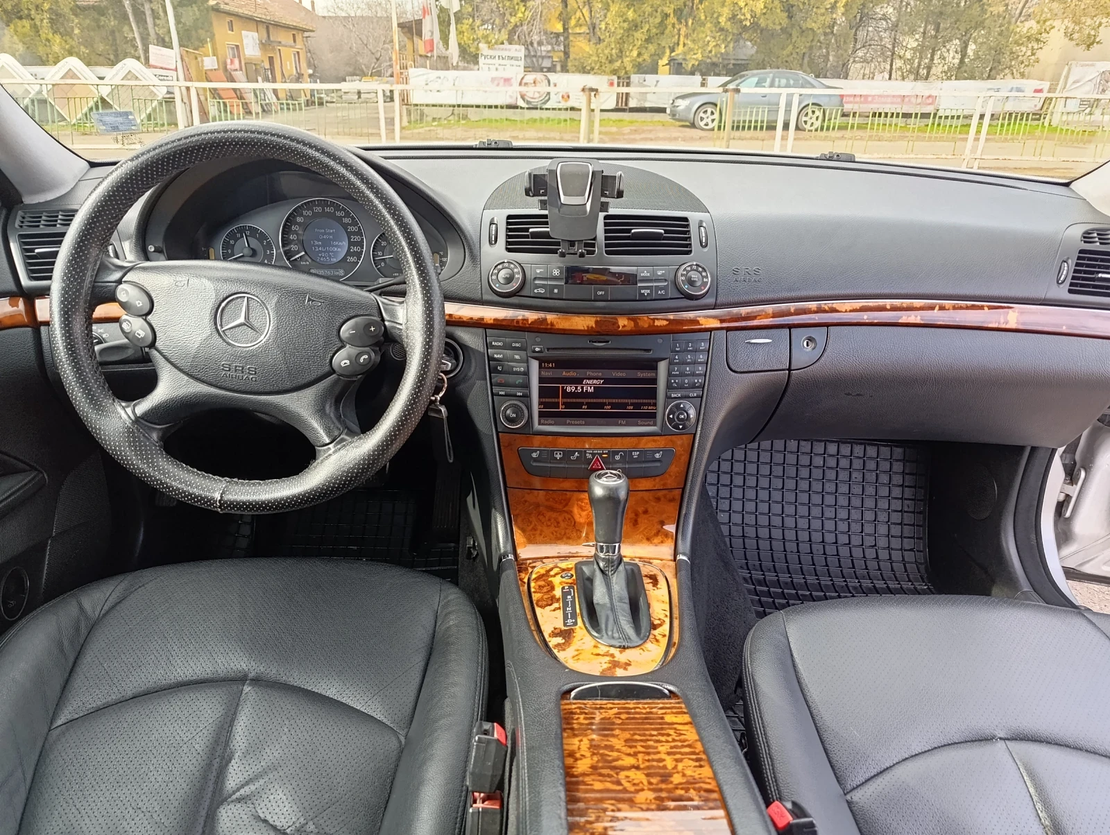 Mercedes-Benz E 350, снимка 10 - Автомобили и джипове - 56184863