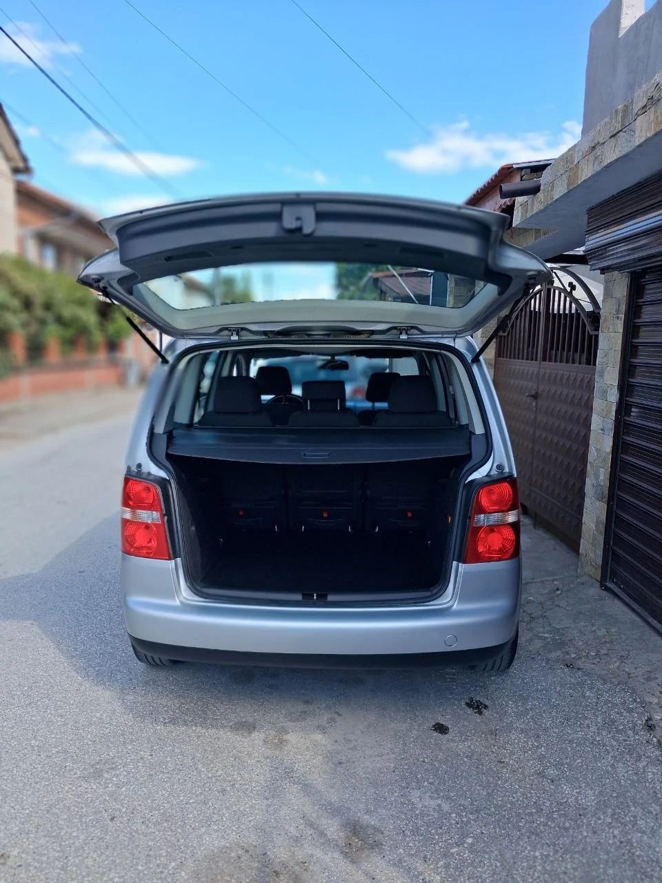 VW Touran 1.9TDI 105K KLIMA 6 SKOROSTI, снимка 10 - Автомобили и джипове - 56222330