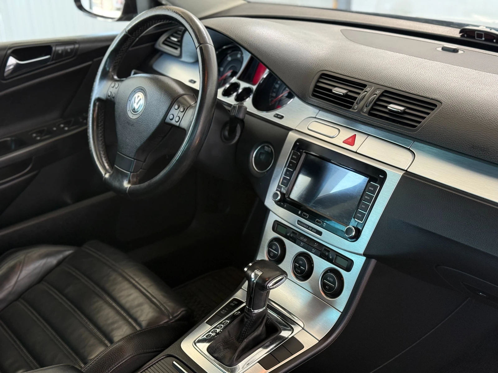VW Passat 2.0TDI = FULL MAX = MEDIA = DSG = ������ = ������� | Mobile.bg � ����������� 8