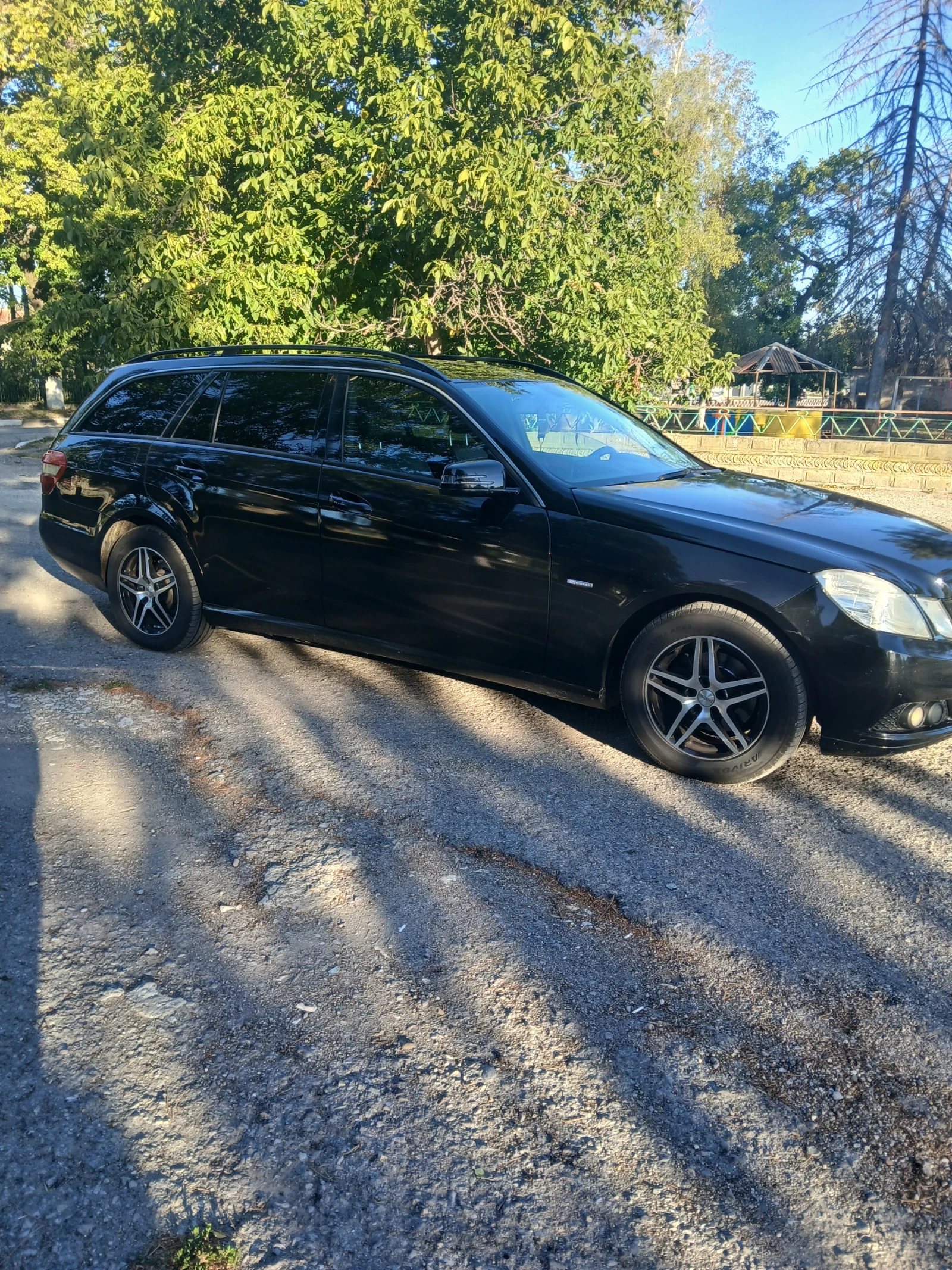 Mercedes-Benz E 200, снимка 3 - Автомобили и джипове - 56611915