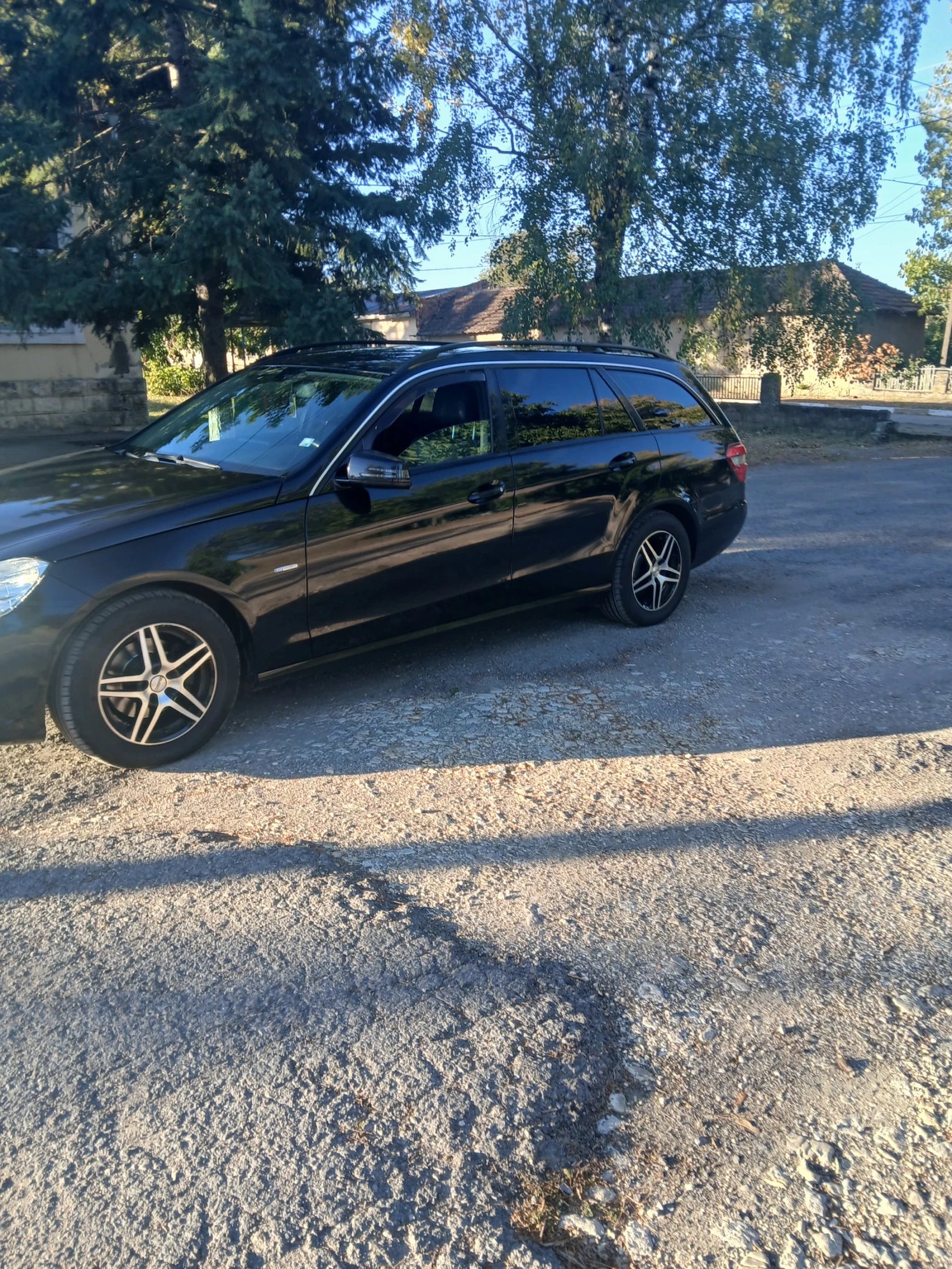 Mercedes-Benz E 200, снимка 4 - Автомобили и джипове - 56611915