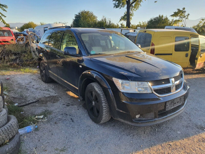 Dodge Journey 2.0crdi/на части , снимка 2 - Автомобили и джипове - 38388174