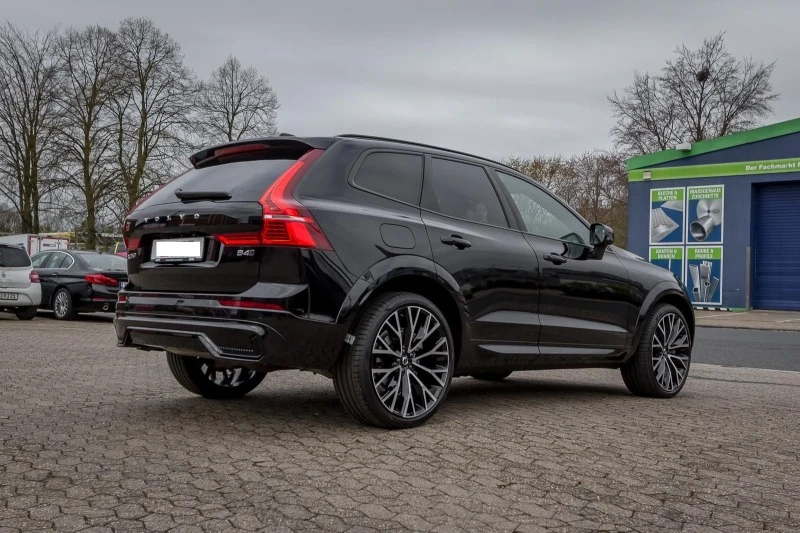 Volvo XC60 R-Design, снимка 3 - Автомобили и джипове - 41981064