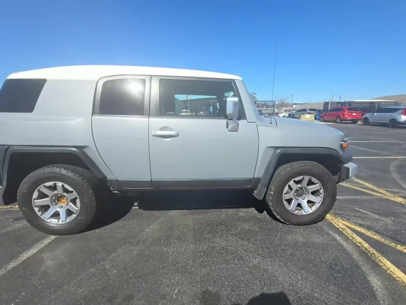 Toyota Fj cruiser, снимка 2 - Автомобили и джипове - 49539041