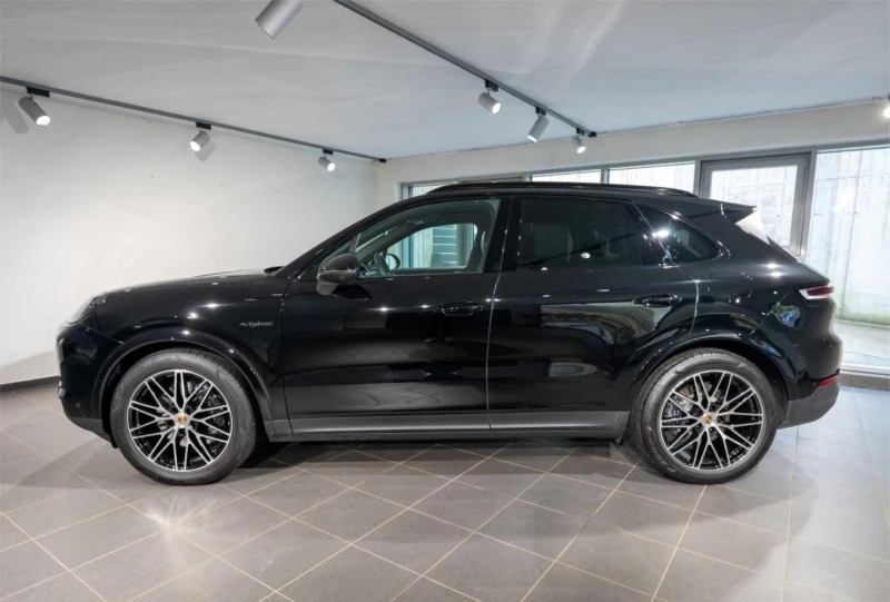Porsche Cayenne E-HYBRID/FACELIFT/BOSE/PANO/360/SPORT CHRONO/, снимка 5 - Автомобили и джипове - 51881760